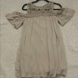 ANDREE BY UNIT Lace Cold Shoulder Dress in Beige size S